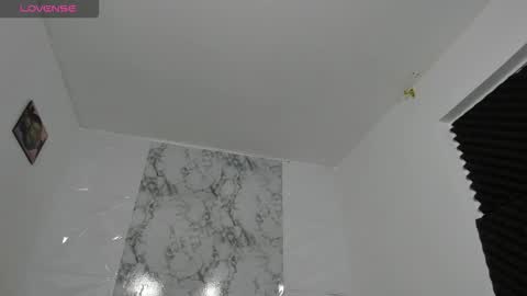 JULIANA ANDREA online show from 3, 11, 2025