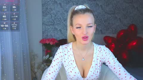 Snapshot of emilydancee chatting on 13, 12, 2024 emilydancee online show from 13, 12, 2024
