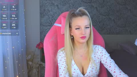 Snapshot of emilydancee chatting on 18, 12, 2024 emilydancee online show from 18, 12, 2024