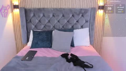 emilygracce online show from 1, 7, 2026