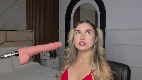 Emily Hendrix online show from 17, 1, 2025