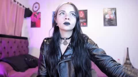  Emily Support me to have 100 likes plx online show from 18, 2, 2025