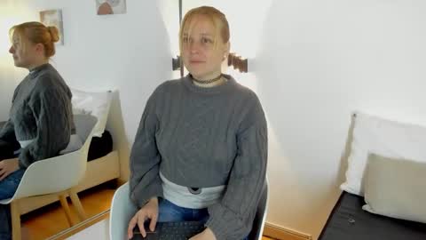 Snapshot of emilysumer chatting on 18, 2, 2026 Summer 3 online show from 18, 2, 2026