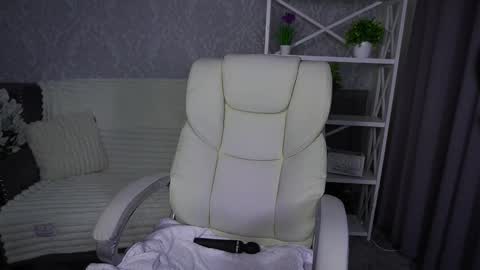  MY NAME IS Emily WELCOME EVERYONE I WILL BE HAPPY TO GIVE YOU WHAT YOU HAVE DREAMED OF FOR SO LONG online show from 25, 2, 2026