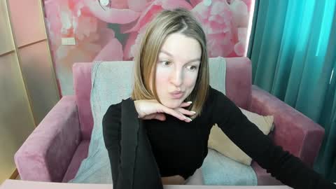 EmilyWalkers online show from 19, 12, 2024