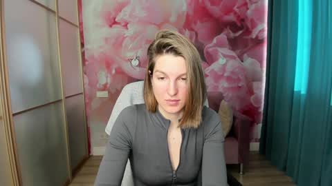 EmilyWalkers online show from 20, 12, 2024