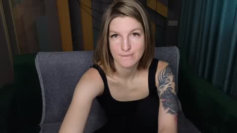 EmilyWalkers online show from 26, 12, 2024