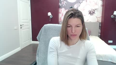 EmilyWalkers online show from 6, 2, 2025
