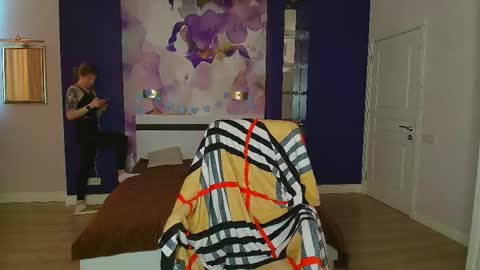 EmilyWalkers online show from 12, 3, 2025