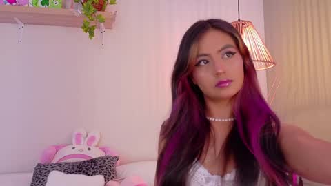 Snapshot of emilyy_bank chatting on 20, 4, 2026 Emily Bank online show from 20, 4, 2026