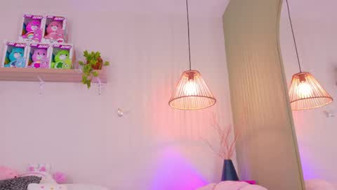 Snapshot of emilyy_bank chatting on 27, 4, 2026 Emily Bank online show from 27, 4, 2026