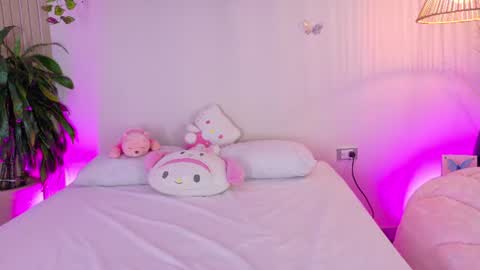 Snapshot of emilyy_bank chatting on 13, 6, 2026 Emily Bank online show from 13, 6, 2026
