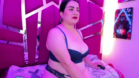 Emilyy Moon online show from 5, 6, 2026
