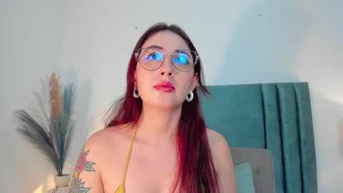 Emilyy Watson online show from 25, 2, 2025