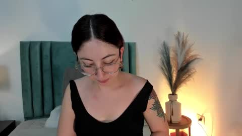 Emilyy Watson online show from 4, 3, 2025