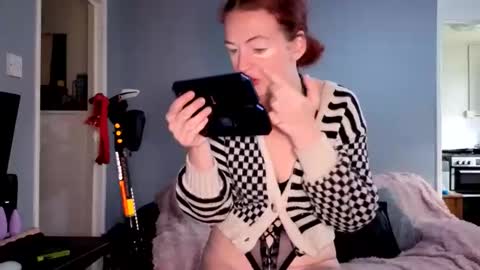 emliyjamesmjb online show from 10, 9, 2025