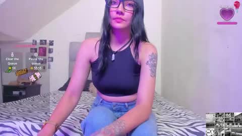 Snapshot of emma__15 chatting on 30, 9, 2025 emma  online show from 30, 9, 2025