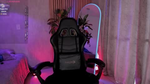   online show from 4, 11, 2025