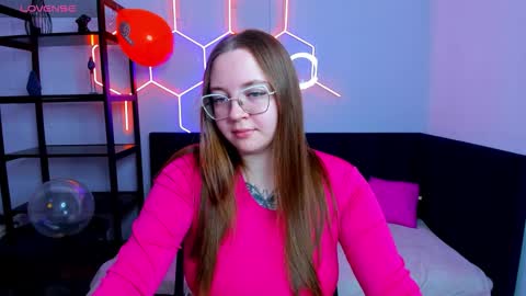 emma_adorablle online show from 28, 9, 2025