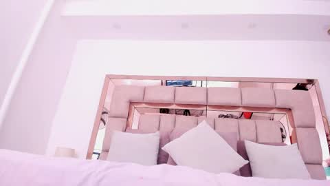 Emma Castillo online show from 8, 4, 2026