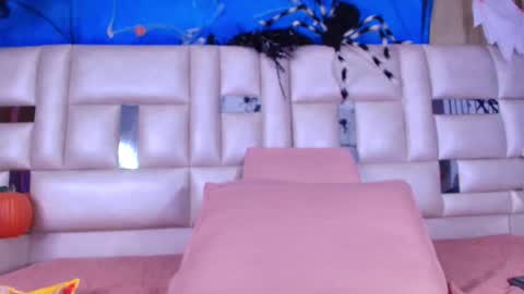 Emma online show from 28, 10, 2025