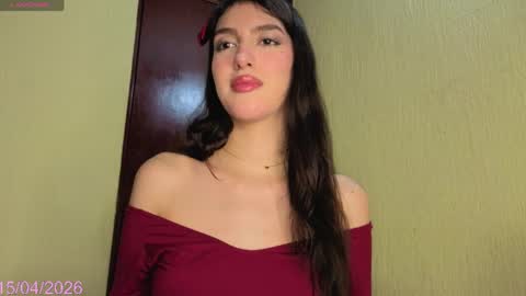 Snapshot of emma_hottson chatting on 15, 4, 2026 Emma 3 online show from 15, 4, 2026