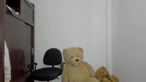 Snapshot of emma_lean chatting on 18, 9, 2025 whises lits online show from 18, 9, 2025
