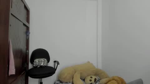 Snapshot of emma_lean chatting on 3, 10, 2025 whises lits online show from 3, 10, 2025