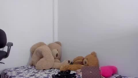 Snapshot of emma_lean chatting on 7, 10, 2025 whises lits online show from 7, 10, 2025
