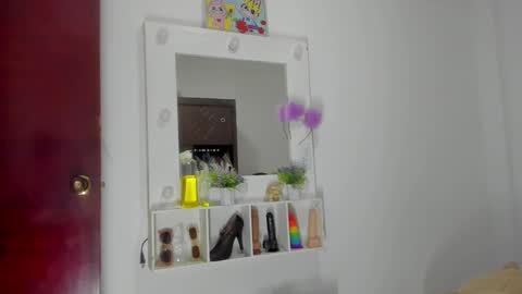 Snapshot of emma_lean chatting on 14, 10, 2025 whises lits online show from 14, 10, 2025