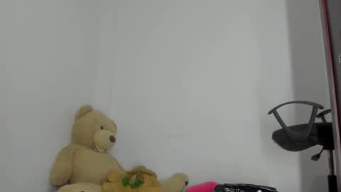 Snapshot of emma_lean chatting on 17, 10, 2025 whises lits online show from 17, 10, 2025