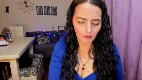 Snapshot of emma_luxy chatting on 23, 4, 2026 emma luxy online show from 23, 4, 2026