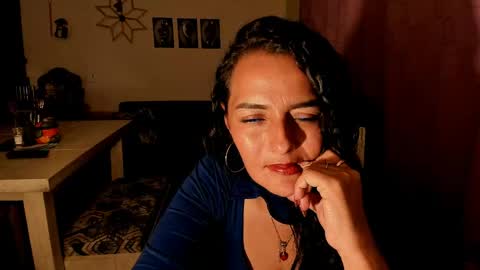 Snapshot of emma_luxy chatting on 29, 5, 2026 emma luxy online show from 29, 5, 2026