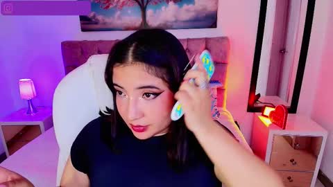 Emma Monserratt online show from 5, 10, 2025