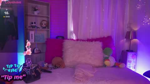 EMMA  online show from 1, 2, 2025