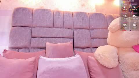 Snapshot of emma_stoonne chatting on 28, 11, 2025 Emma online show from 28, 11, 2025