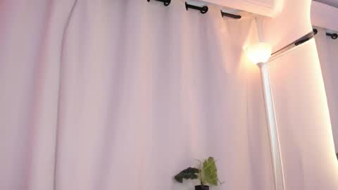 emmaclark_1 online show from 28, 11, 2025