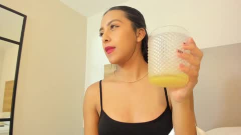 emmaespencer  online show from 14, 5, 2026
