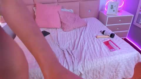 Alejandra  online show from 25, 2, 2025