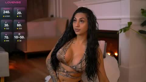 Snapshot of emmahale chatting on 20, 10, 2025 emmahale online show from 20, 10, 2025