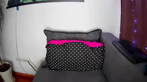 Snapshot of emmakros chatting on 8, 2, 2025 emmakros online show from 8, 2, 2025