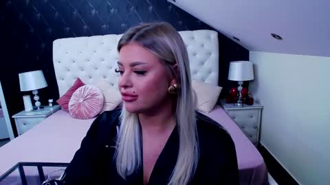 Emma Mavis online show from 16, 12, 2024