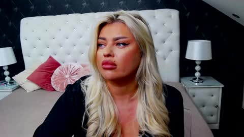 Emma Mavis online show from 29, 12, 2024