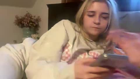 Snapshot of emmangel chatting on 13, 12, 2025 EmmaAngel online show from 13, 12, 2025