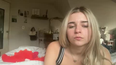 Snapshot of emmangel chatting on 21, 12, 2025 EmmaAngel online show from 21, 12, 2025