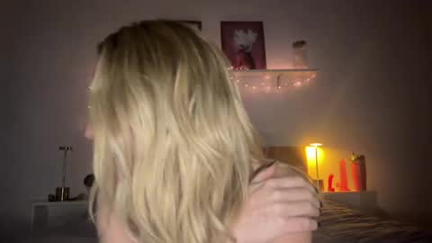 emmaonlyx1 online show from 18, 5, 2026