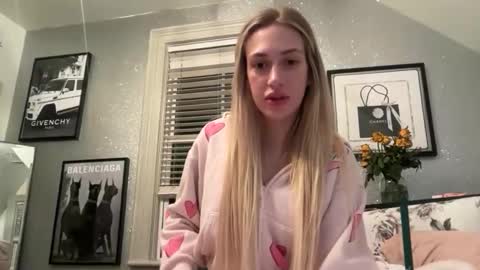 emmbella online show from 22, 3, 2026