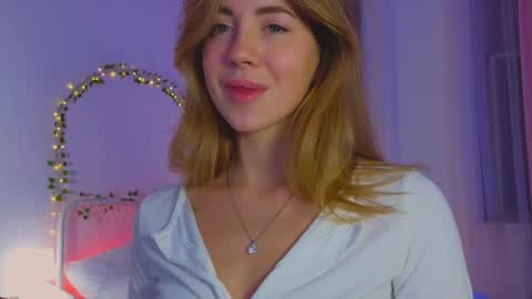 Snapshot of emmi_rosee chatting on 21, 1, 2025 Miss Emmi online show from 21, 1, 2025