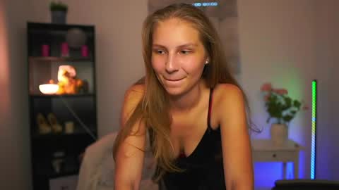 Snapshot of emmie_murray chatting on 10, 6, 2026 Emmie online show from 10, 6, 2026