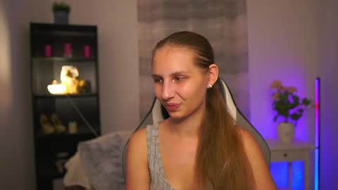 Snapshot of emmie_murray chatting on 25, 6, 2026 Emmie online show from 25, 6, 2026